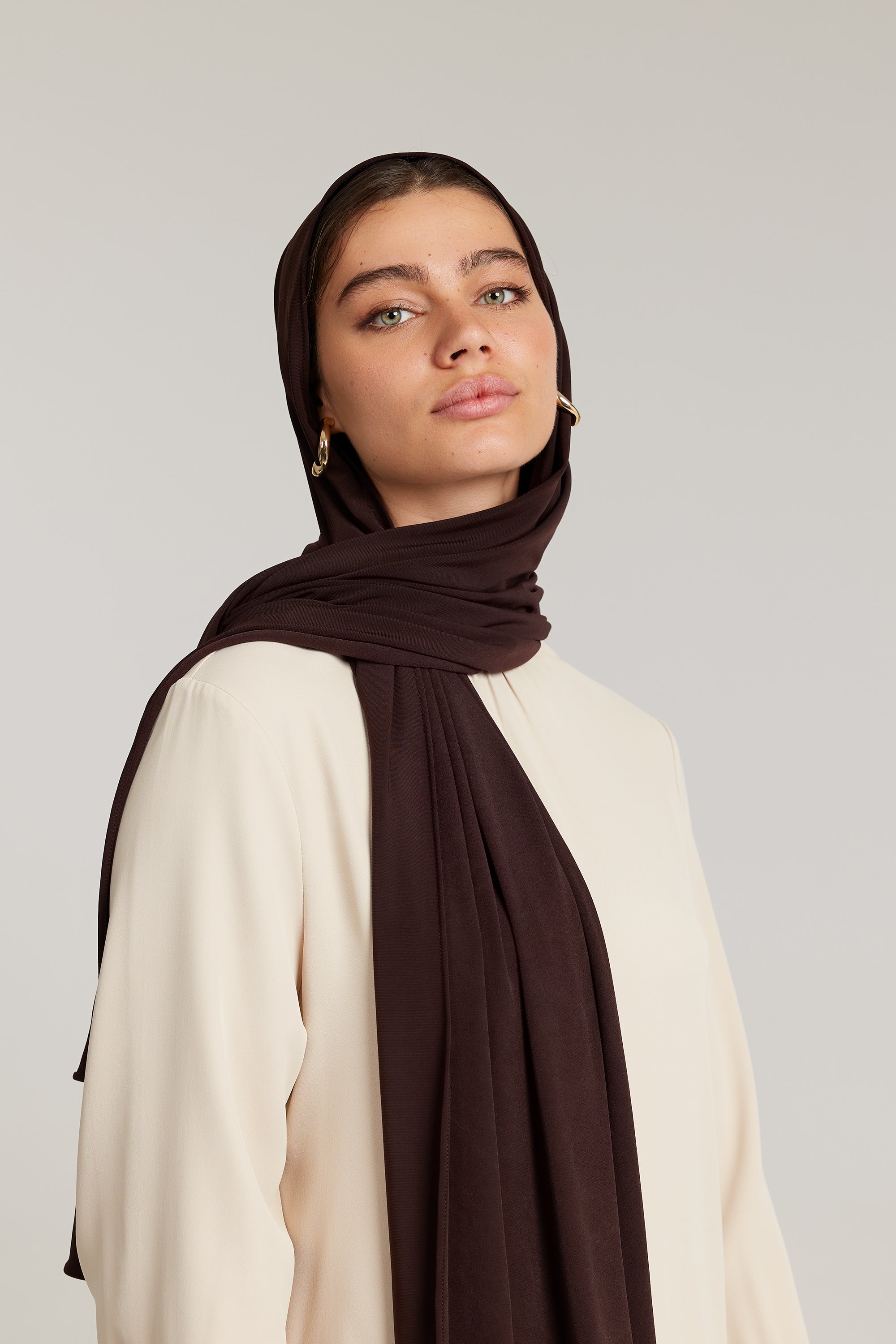 BREATHABLE JERSEY SCARF - DARK BROWN